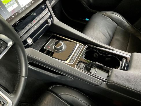 Used 2020 Jaguar F-PACE S AWD/4WD image 18