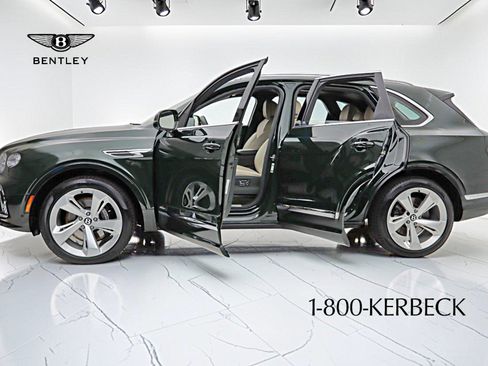 Certified 2023 Bentley Bentayga AWD/4WD image 4