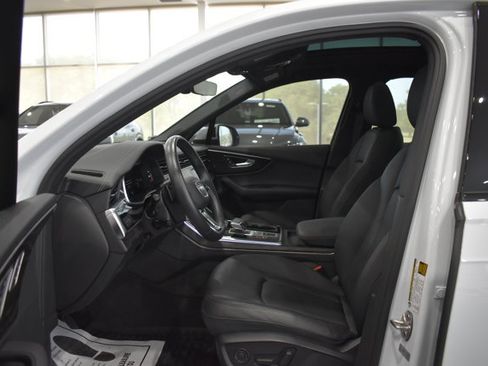 Used 2023 Audi Q7 2.0T Premium Plus w/ Premium Plus Package AWD/4WD image 11