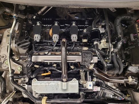 Used 2023 Nissan Versa SV image 30