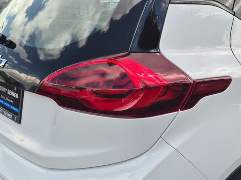 Used 2018 Chevrolet Bolt LT FWD image 11