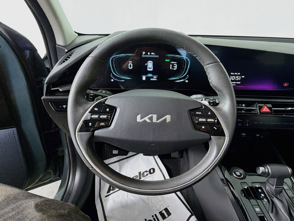 Used 2023 Kia Niro EX FWD image 11