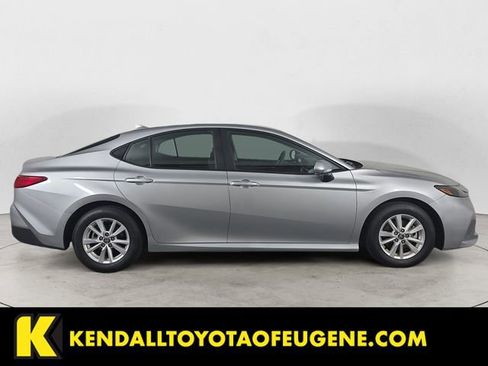 Used 2025 Toyota Camry LE FWD image 6