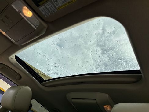 Used 2017 Toyota Sequoia Platinum image 19