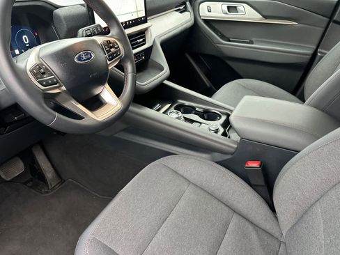Certified 2025 Ford Explorer Active image 11