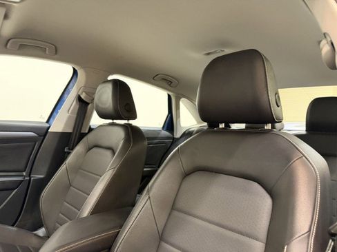 Used 2023 Volkswagen Jetta SE image 17