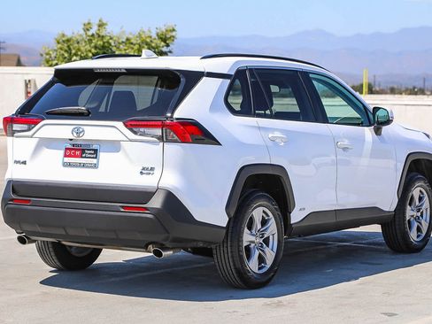 Certified 2025 Toyota RAV4 XLE AWD/4WD image 5
