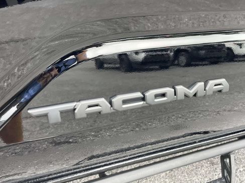 Used 2025 Toyota Tacoma SR5 AWD/4WD image 8