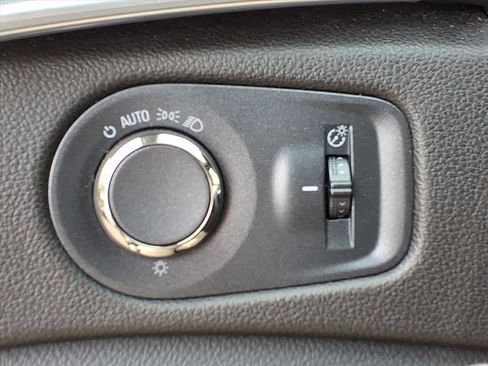 Used 2014 Cadillac SRX Luxury w/ Driver Awareness Package image 15