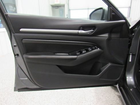 Used 2021 Nissan Altima 2.5 SV FWD image 30