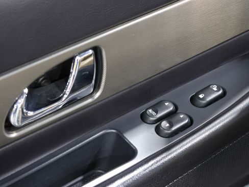 Used 2005 Ford Thunderbird image 73