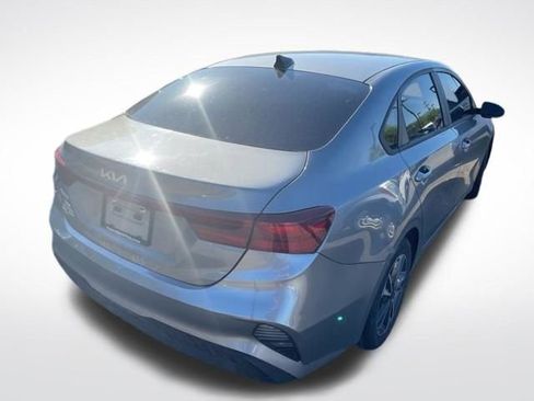 Used 2022 Kia Forte LXS image 8