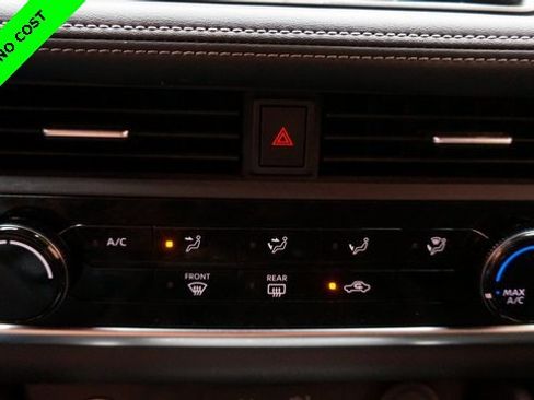 Used 2023 Nissan Rogue S image 17