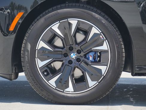 Used 2026 BMW iX xDrive60 w/ M Sport Package AWD/4WD image 5