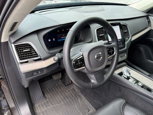 Used 2023 Volvo XC90 T8 Ultimate AWD/4WD image 4