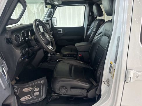 Used 2023 Jeep Wrangler Unlimited Sahara w/ Cold Weather Group AWD/4WD image 15