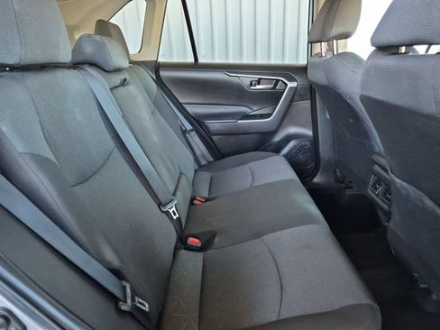 Used 2025 Toyota RAV4 XLE FWD image 17