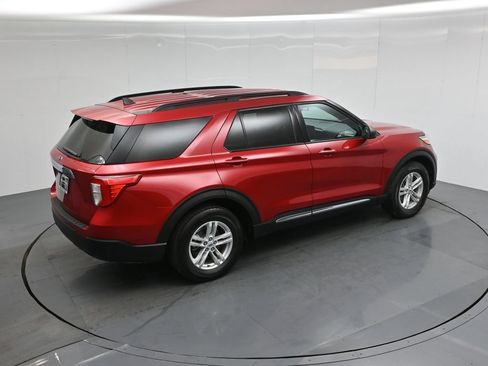 Used 2023 Ford Explorer XLT RWD image 38