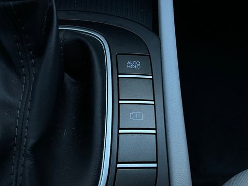 Used 2025 Hyundai Kona SEL image 25