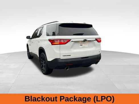Used 2021 Chevrolet Traverse LT image 3
