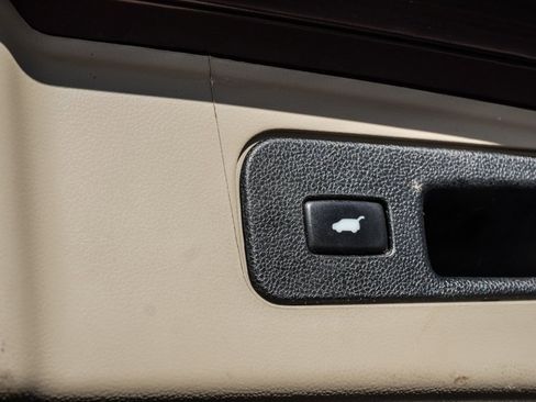 Used 2014 Honda Pilot Touring image 47