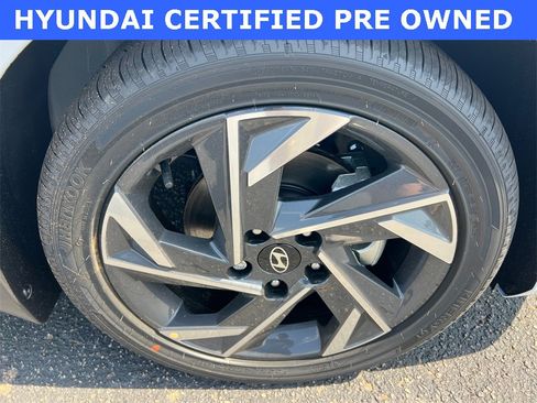 Certified 2025 Hyundai Elantra SEL image 12