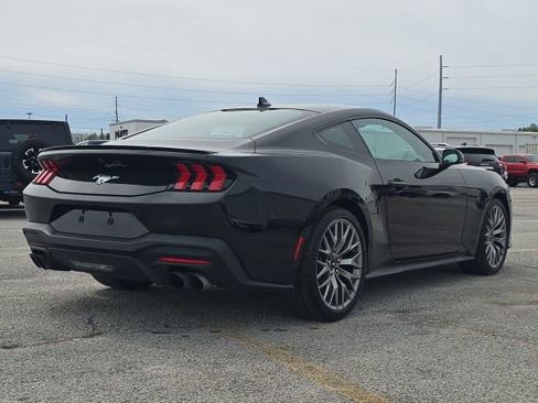 Used 2025 Ford Mustang Premium RWD image 5