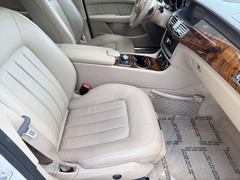 Used 2014 Mercedes-Benz CLS 550 4MATIC image 32