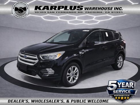 Used 2017 Ford Escape SE image 1