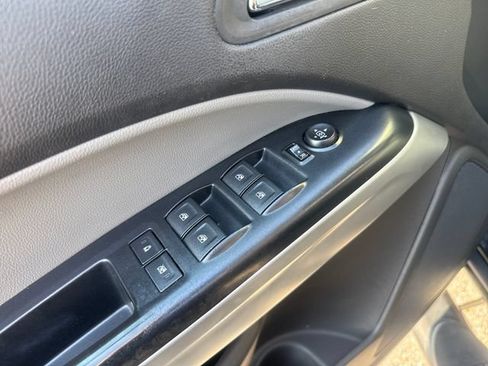 Used 2016 Chevrolet Colorado LT w/ LT Convenience Package RWD image 10