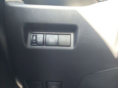 Used 2020 Toyota RAV4 LE image 18