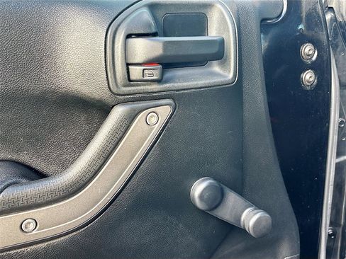 Used 2017 Jeep Wrangler Unlimited Sport w/ Dual Top Group image 17