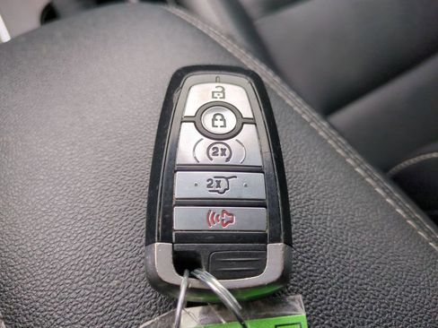 Used 2020 Ford Escape Titanium image 29