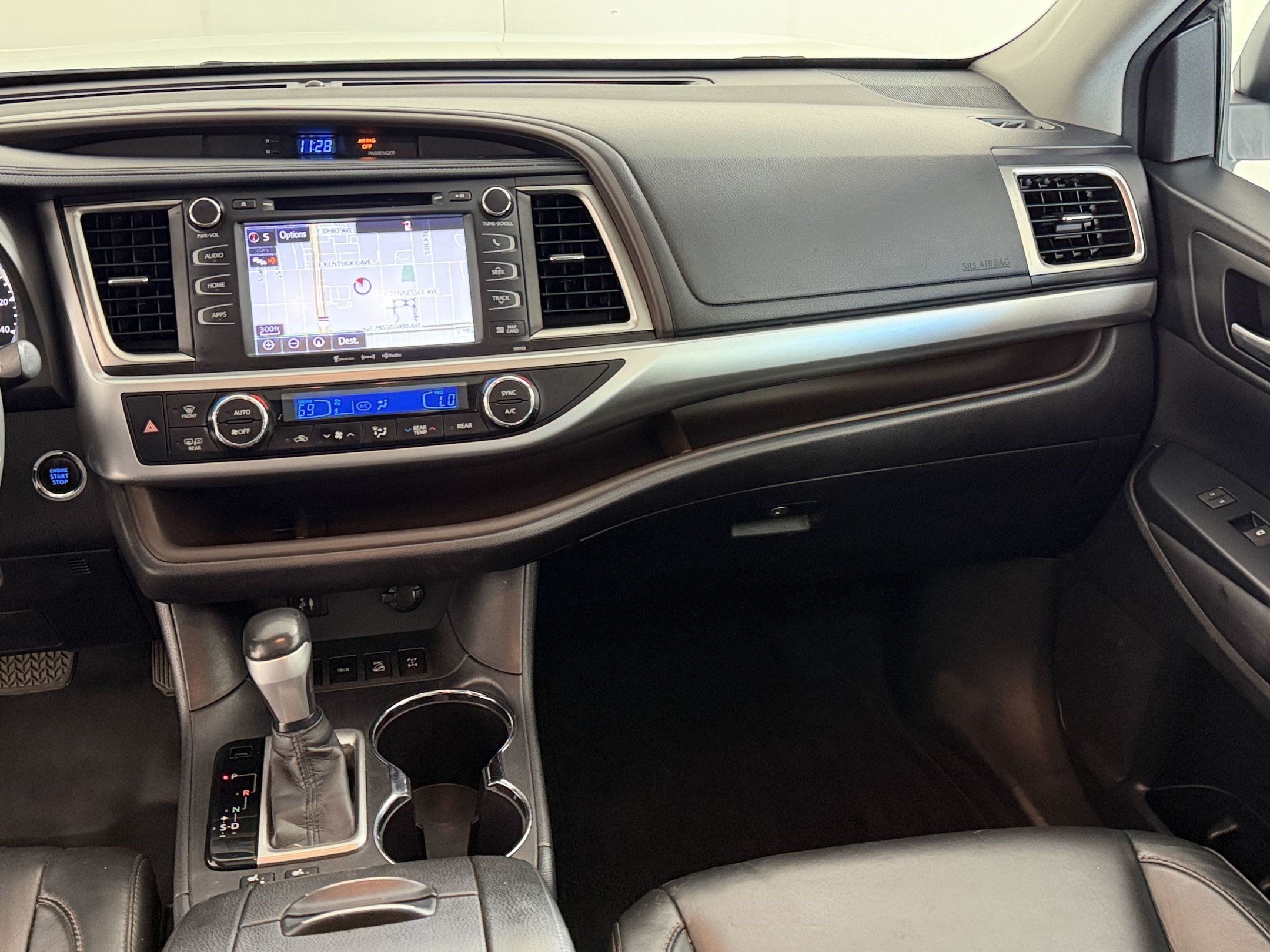 Used 2016 Toyota Highlander XLE AWD/4WD image 30