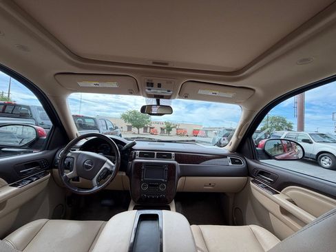 Used 2014 GMC Yukon XL Denali AWD/4WD image 12