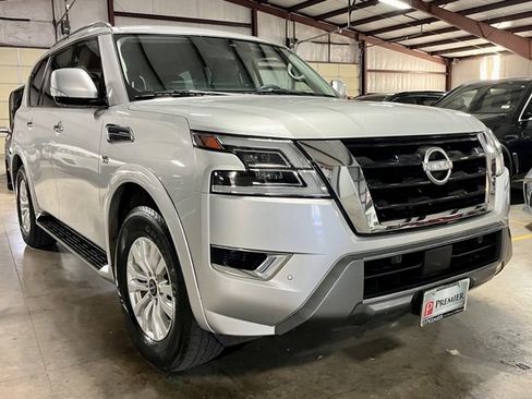 Used 2022 Nissan Armada SV image 1