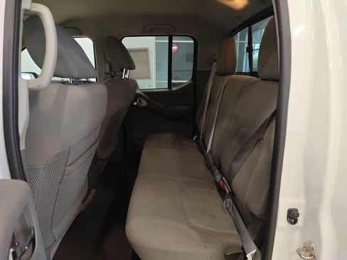 Used 2017 Nissan Frontier SV image 13