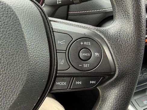 Used 2025 Toyota RAV4 XLE image 18