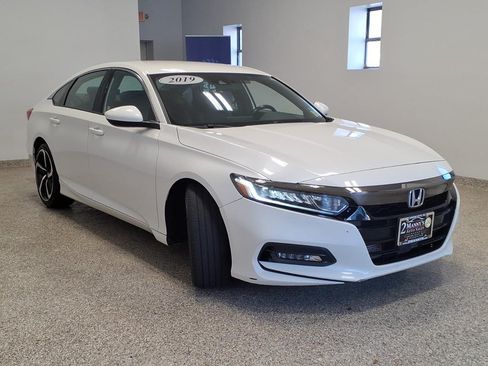 Used 2019 Honda Accord Sport image 3