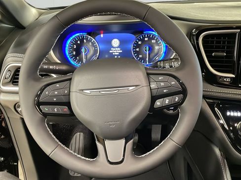 New 2027 Chrysler Pacifica Limited w/ S Appearance Package AWD/4WD image 20