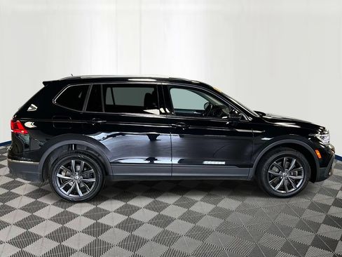 Used 2022 Volkswagen Tiguan SE AWD/4WD image 6