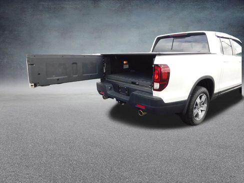 Used 2025 Honda Ridgeline RTL image 9