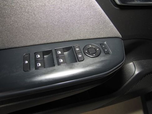 Used 2025 Kia K4 EX image 12