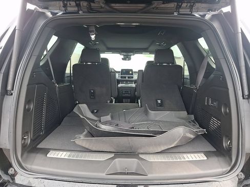 Used 2024 Chevrolet Tahoe High Country AWD/4WD image 31