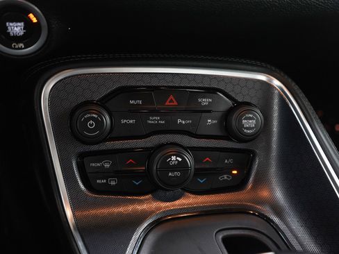 Used 2018 Dodge Challenger GT w/ Driver Convenience Group image 18