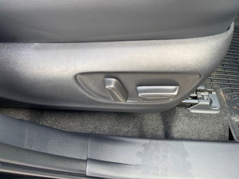 New 2026 Toyota Highlander XLE image 17