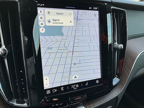 Certified 2023 Volvo XC60 B5 Ultimate w/ Climate Package image 25