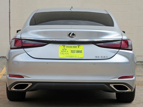 Used 2024 Lexus ES 350 w/ Premium Package FWD image 11