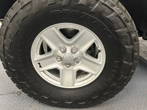 Used 2020 Jeep Gladiator Sport w/ Quick Order Package 23S AWD/4WD image 17