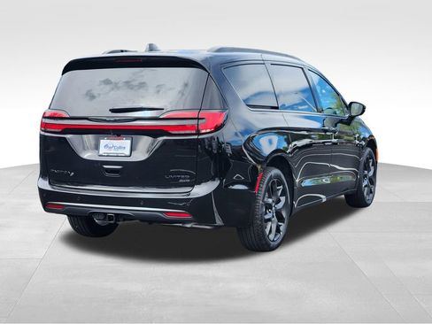New 2026 Chrysler Pacifica Limited AWD/4WD image 7